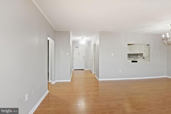 Building Photo - 3705 S George Mason Dr