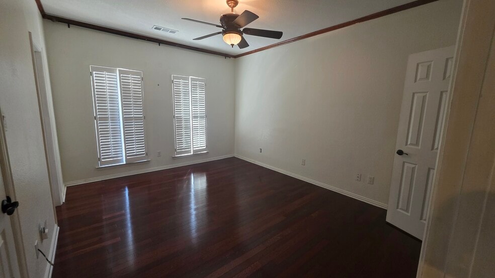 Building Photo - 500 Brooks Ct