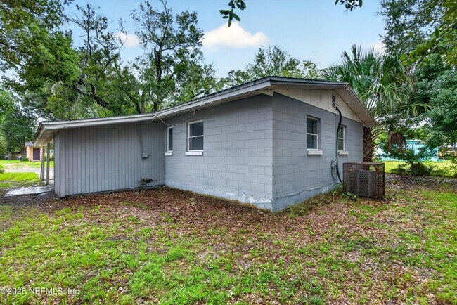 Building Photo - 4030 Leonard Cir E