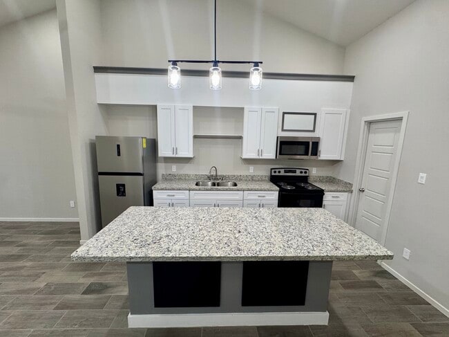 Building Photo - 97 N County Rd 253