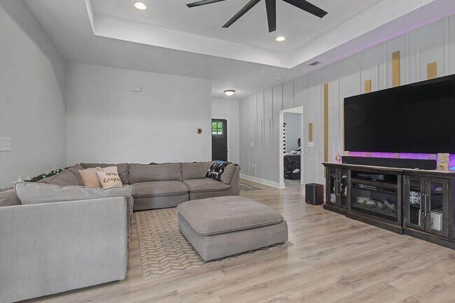 Building Photo - 197 W 1st Ave