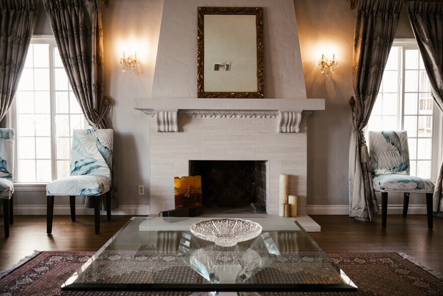 Building Photo - 4191 Angeles Vista Blvd