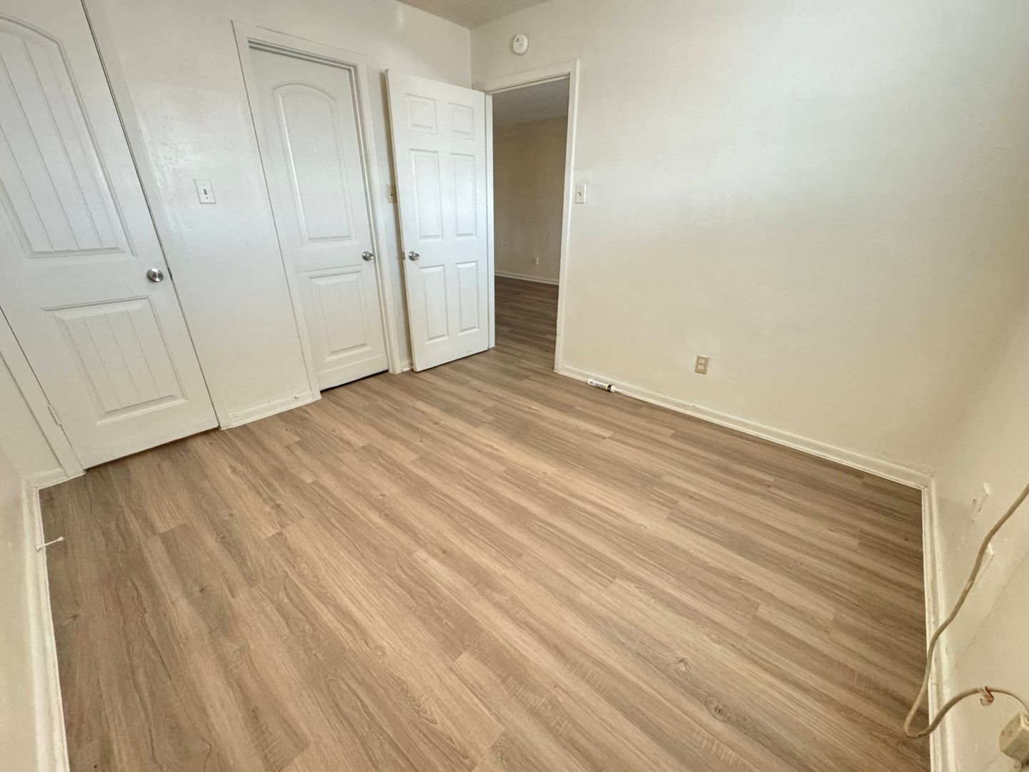 Building Photo - 503 Sunset Ln