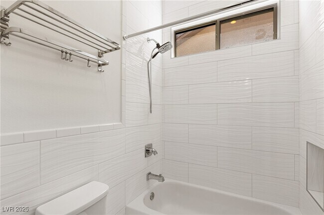 Building Photo - 29 Gladewater Dr