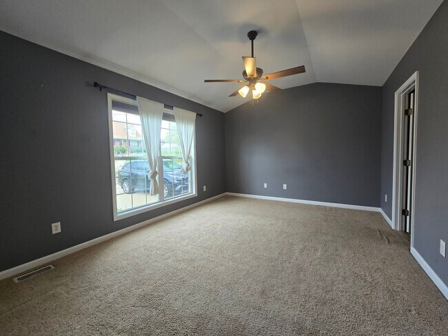 Building Photo - 2723 Mollys Ct