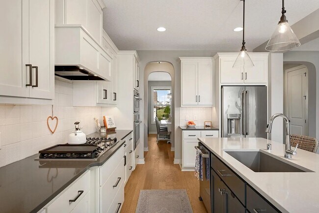 Building Photo - Absolutely stunning woodbury property for lease!