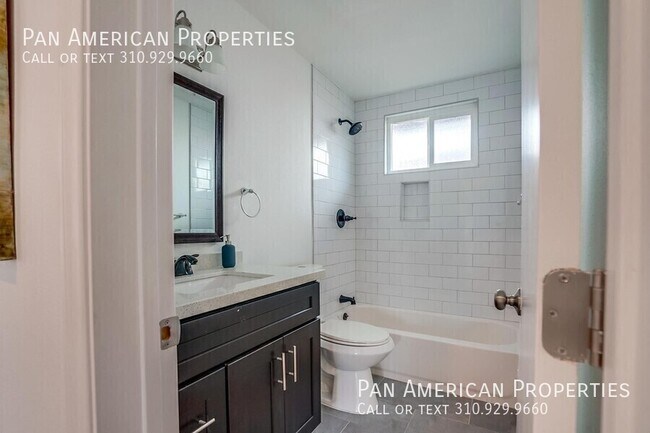 Building Photo - 13842 3/4-13844 Arthur Ave