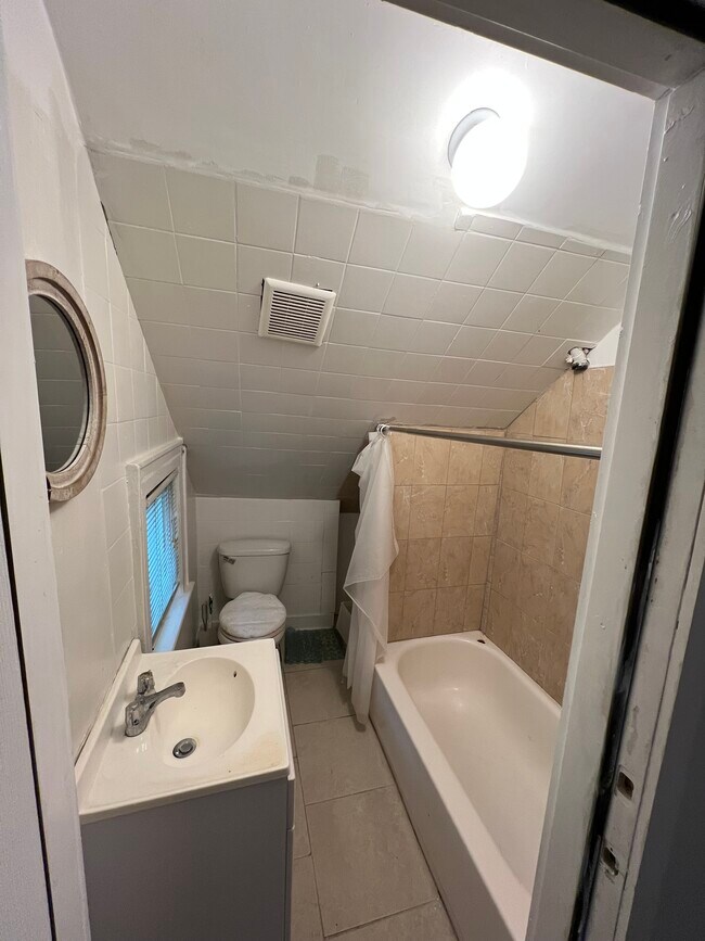 Bathroom - 25 44th St