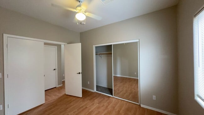 Building Photo - 41232 N Cambria Dr