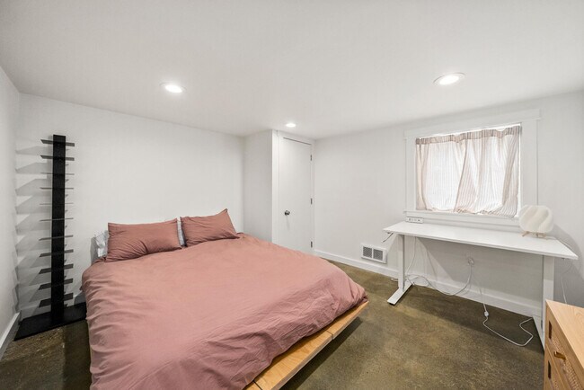 Building Photo - 957 NW 64th St