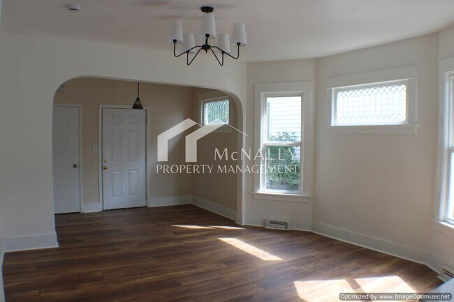 Building Photo - Newly Remodeled 3 Bedroom 2 Bathroom Home ...