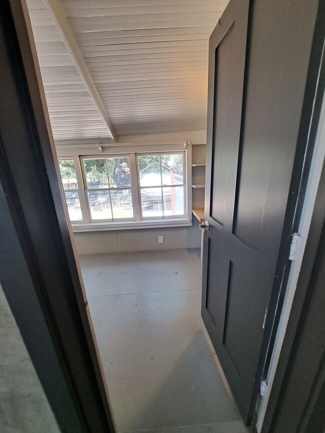 Building Photo - Living that Country Life in Napa - Close t...