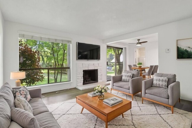 Building Photo - The Commons