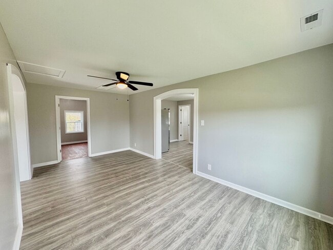 Building Photo - Home at Last! -2 Additional Bonus Rooms