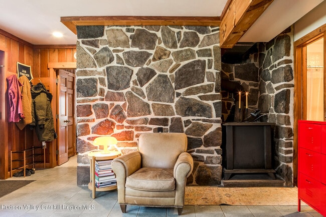 Building Photo - 671 Watson Hollow Rd