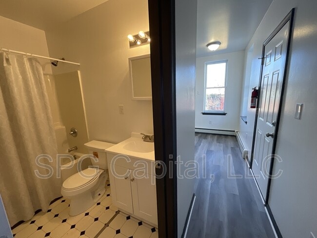 Building Photo - 659 W Philadelphia St