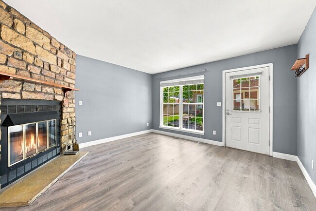 Building Photo - $2,470.95, 2 Bed, 2.5 bath Townhome in Centennial with in unit Laundry!