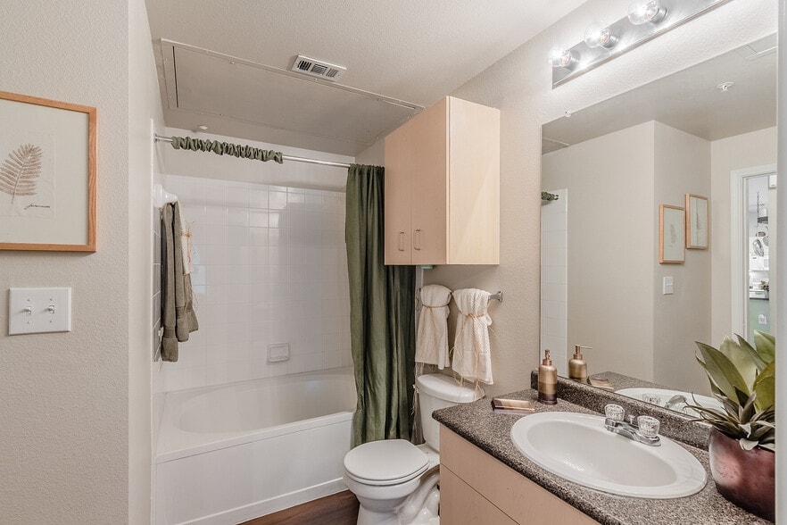 From Morning Rush to Wind-Down Time - Grand Estates @ Kessler Park
