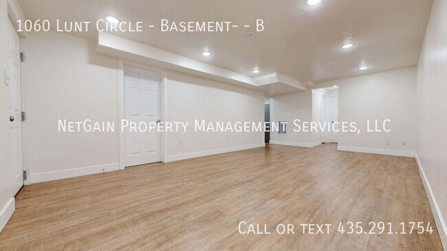 Building Photo - 1060 Lunt Cir