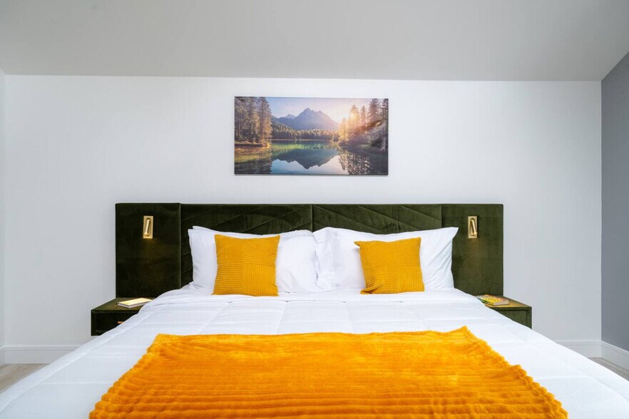 Building Photo - 4016 Eaton Dr