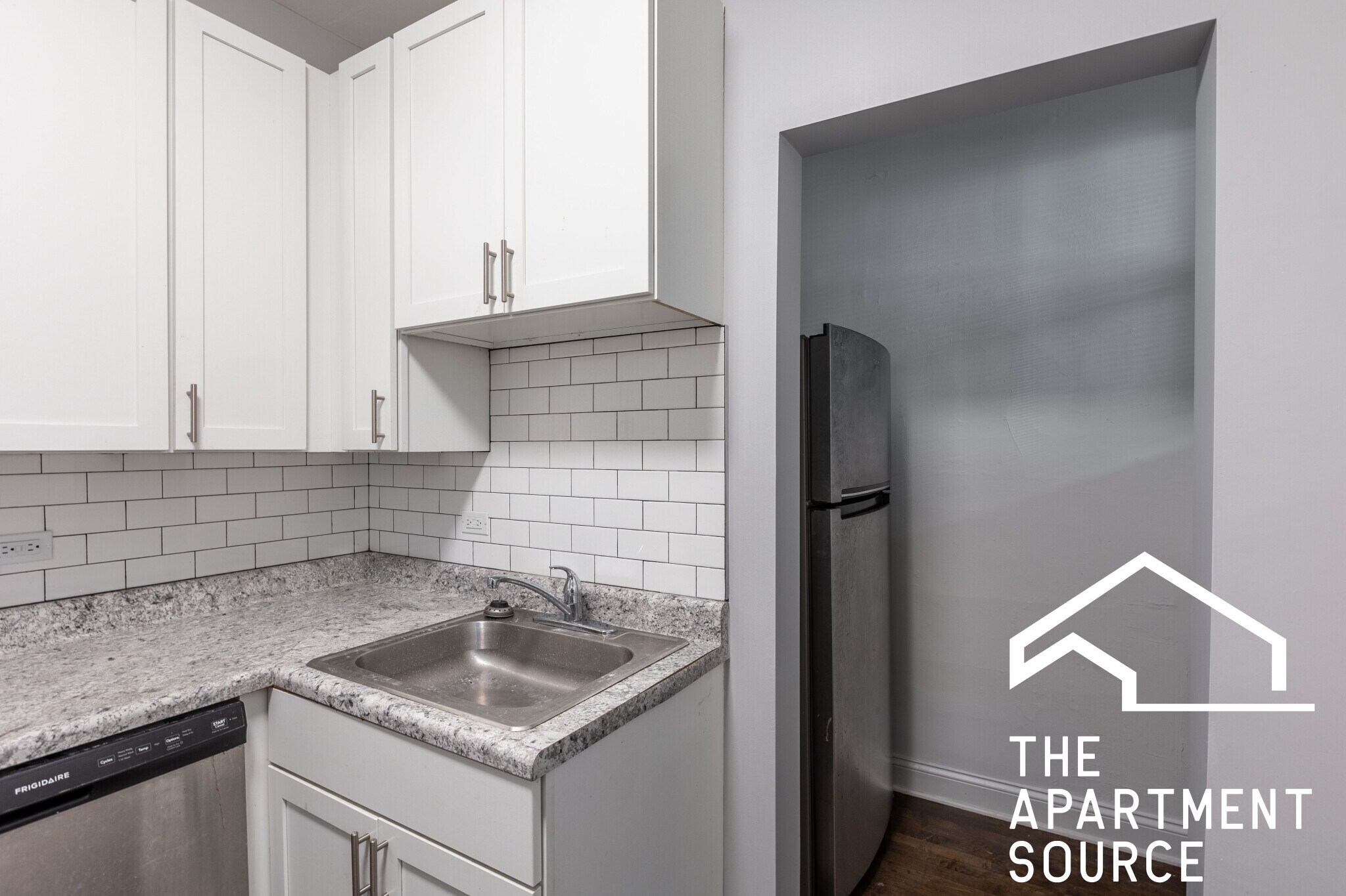 Building Photo - 1224 W Rosemont Ave