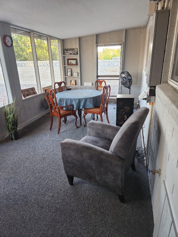 Building Photo - 10042 W Riviera Dr