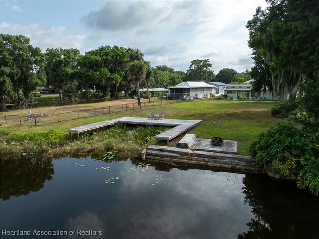 Building Photo - 102 Squirrel Point