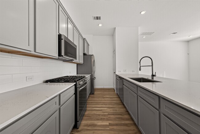 Building Photo - 5558 Amber Brook Ln
