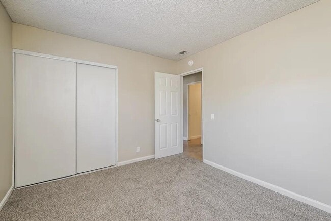 Building Photo - 625 Bismark Ave