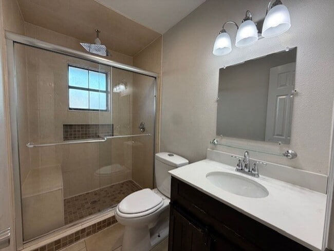 Building Photo - 1238 Shiloh Dr