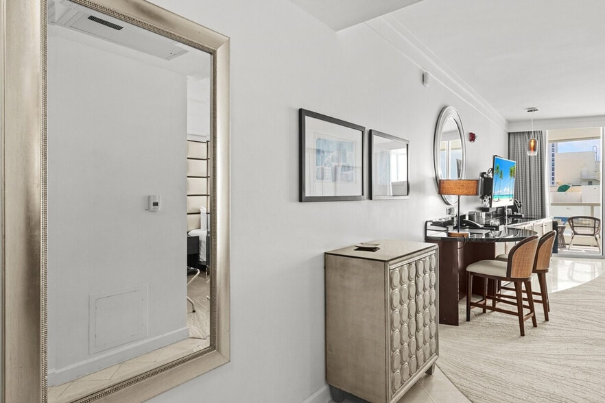 Building Photo - 4391 Collins Ave