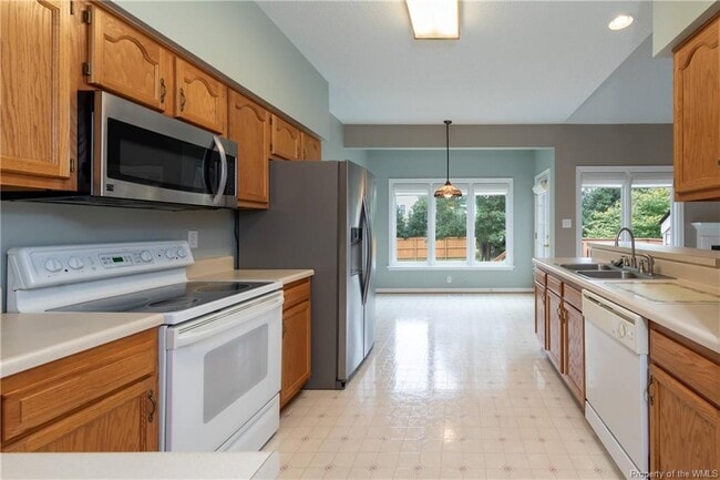 Building Photo - 3736 Cherry Walk