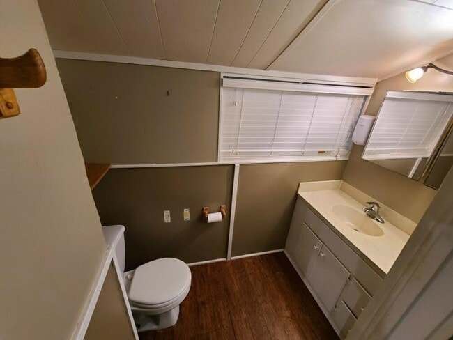 Building Photo - 227 Rockland Dr