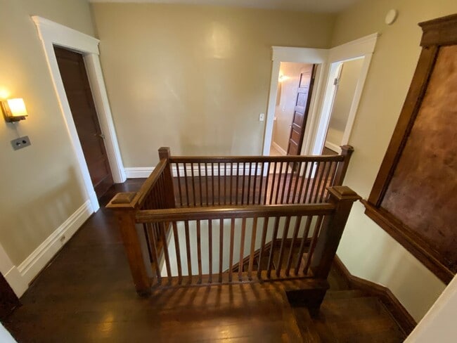 Building Photo - 426 E 15th Ave