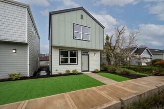 Building Photo - Move In Special Up to 3 Months Free - Newb...