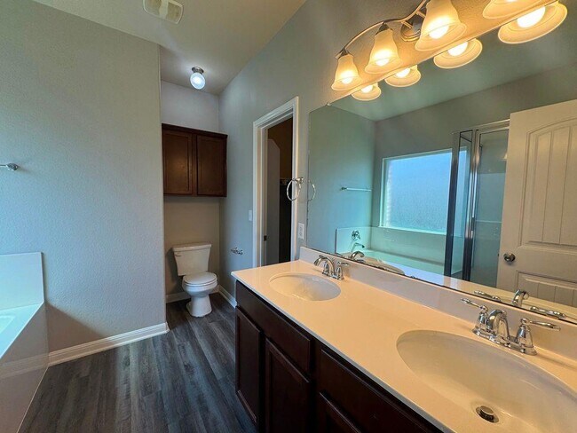 Building Photo - 120 Kingfisher Ln