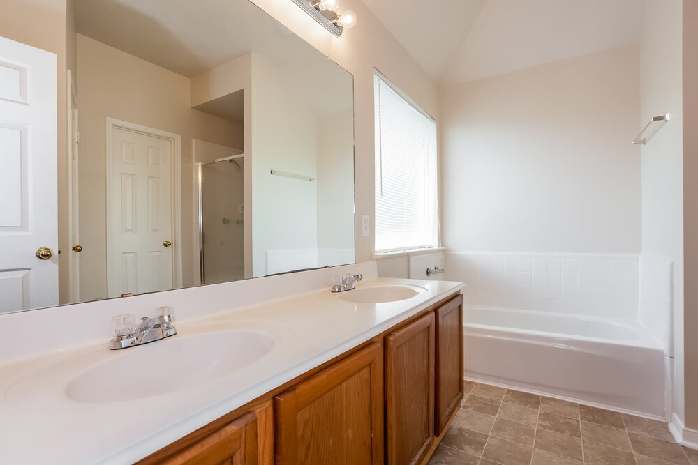 Building Photo - 17806 Oakland Mills Dr