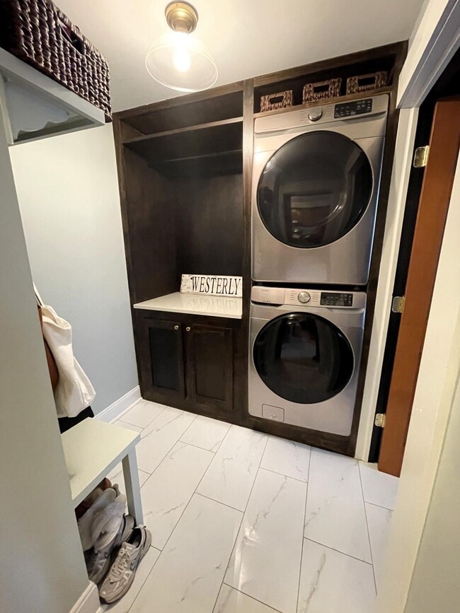 Building Photo - 1279 Hunter Ave