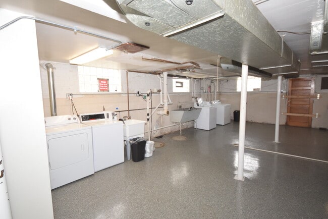 Building Photo - 5551 S Mason Ave