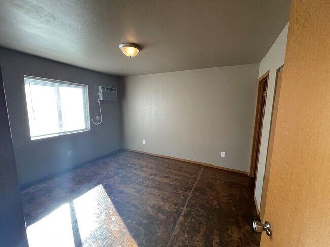 Building Photo - 109 Pear Ct