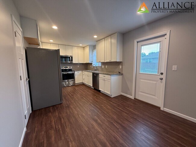 Building Photo - 112 Quail Ct