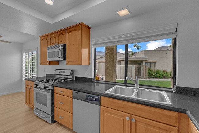 Building Photo - 72384 Ridgecrest Ln