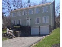 Building Photo - 1293 Manor Dr