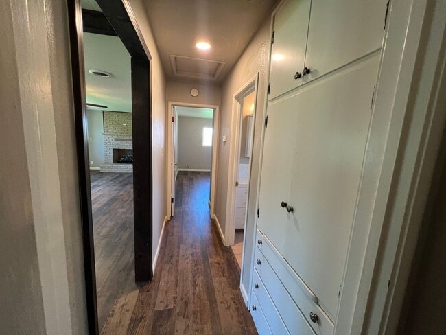 Building Photo - 2 bedroom country home in Escalon!