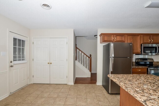 Building Photo - 4462 Alixs Dr