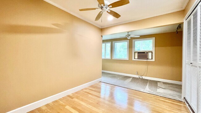 Building Photo - RARELY AVAILABLE 3 BEDROOM NEAR BEACH