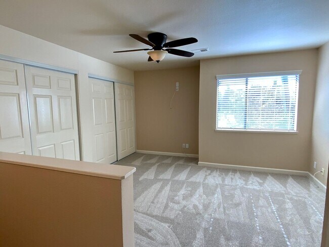 Building Photo - Private location!  SkyWest Townhome for rent