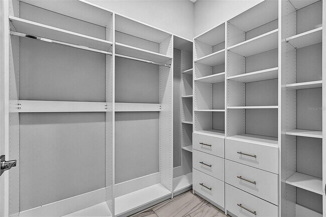 Building Photo - 70 Bannbury Ln