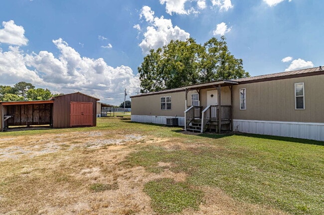 Building Photo - *Great Location!* 2 Bedroom | 2 Bathroom Singlewide in Goldsboro *Lawn Care Included!*