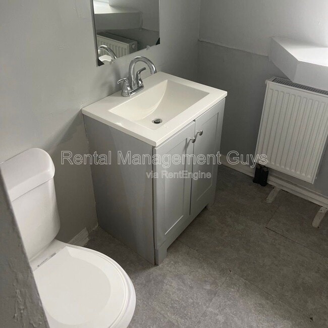 Building Photo - 1015 N Humboldt Ave